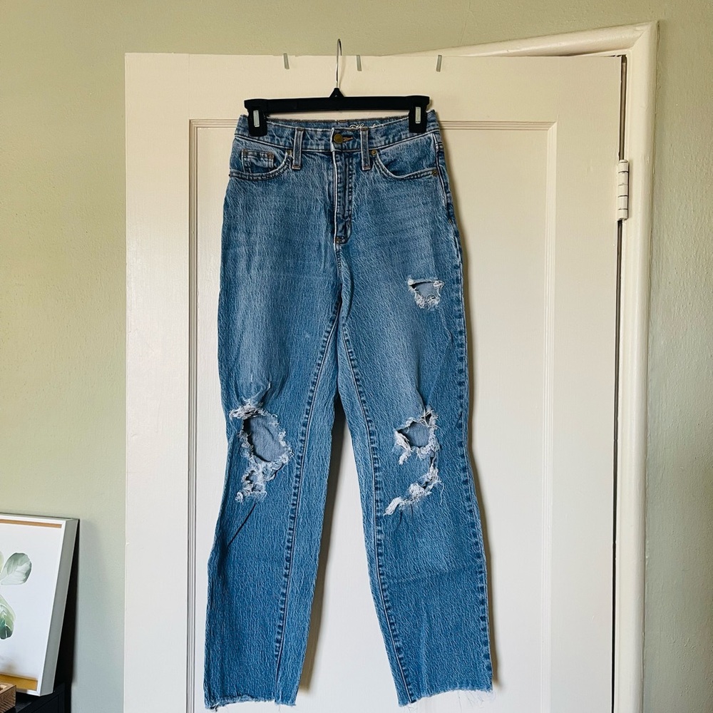 Distressed boyfriend jeans